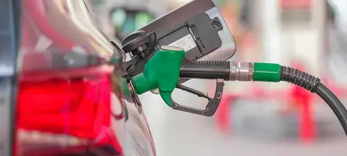 How Gas Prices Affect Car Shipping Costs