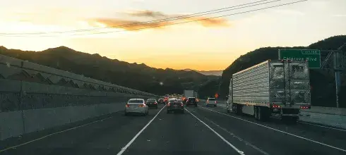 What flexible shipping options are available at SGT Auto Transport?