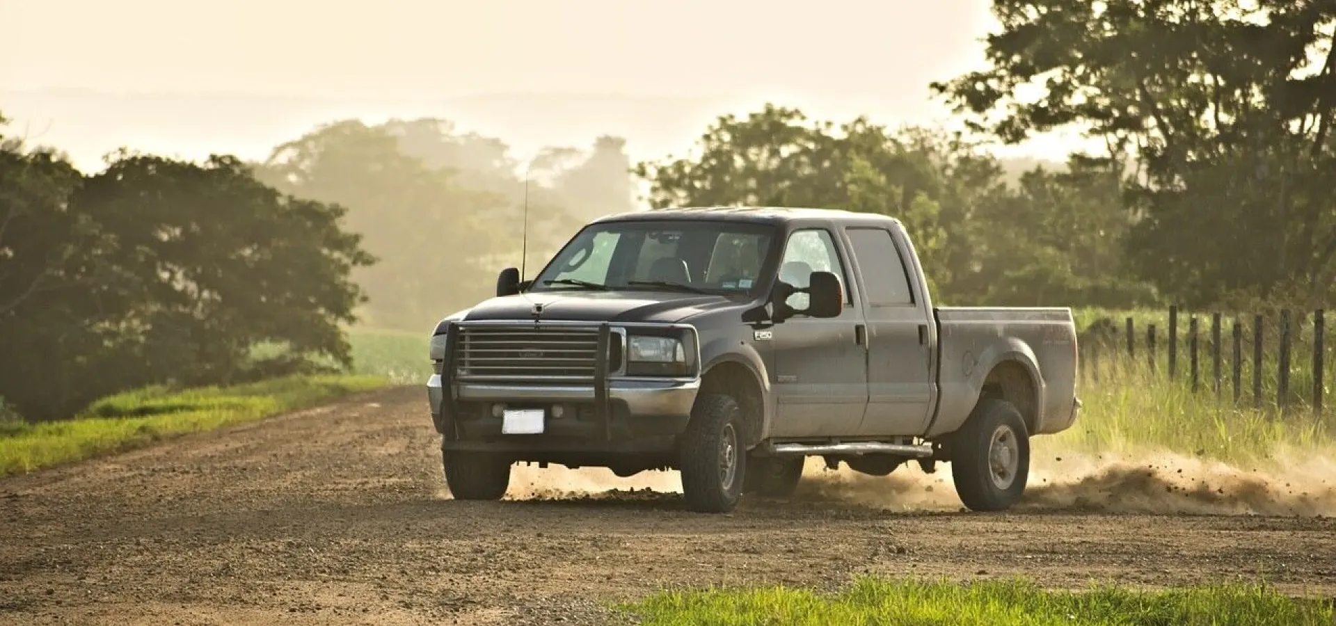 Pickup that drifts on the road