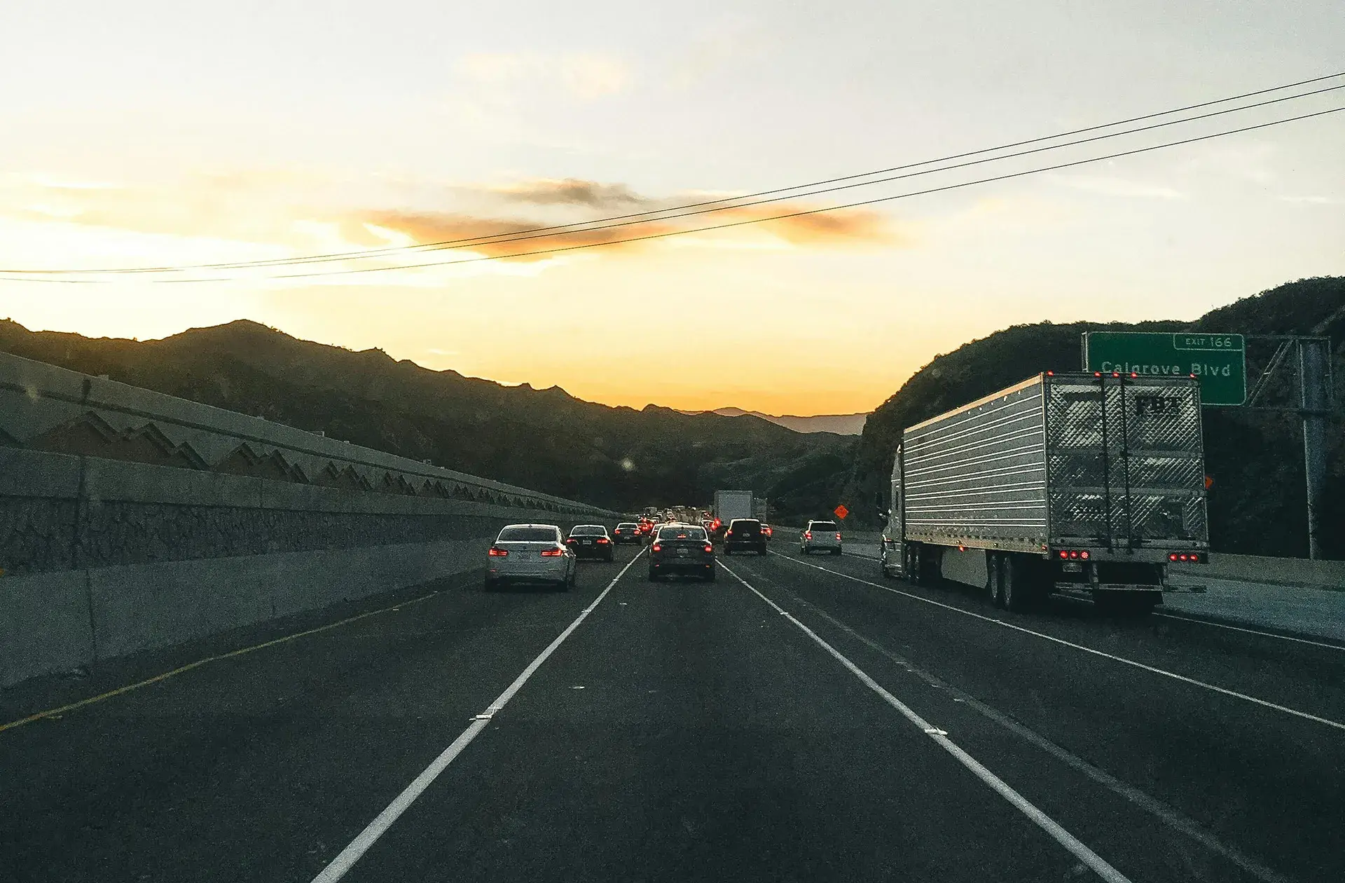 What flexible shipping options are available at SGT Auto Transport?